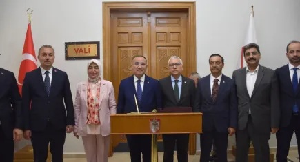 Bekir Bozdağ’dan Sivas’ta dikkat çeken mesaj: “Türkiye’nin geleceği o salonda yazıldı”