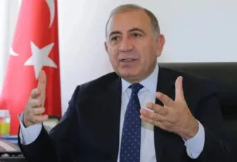CHP’de sarsıcı kriz: Gürsel Tekin partiden ihraç edildi, savunma vermesi istendi