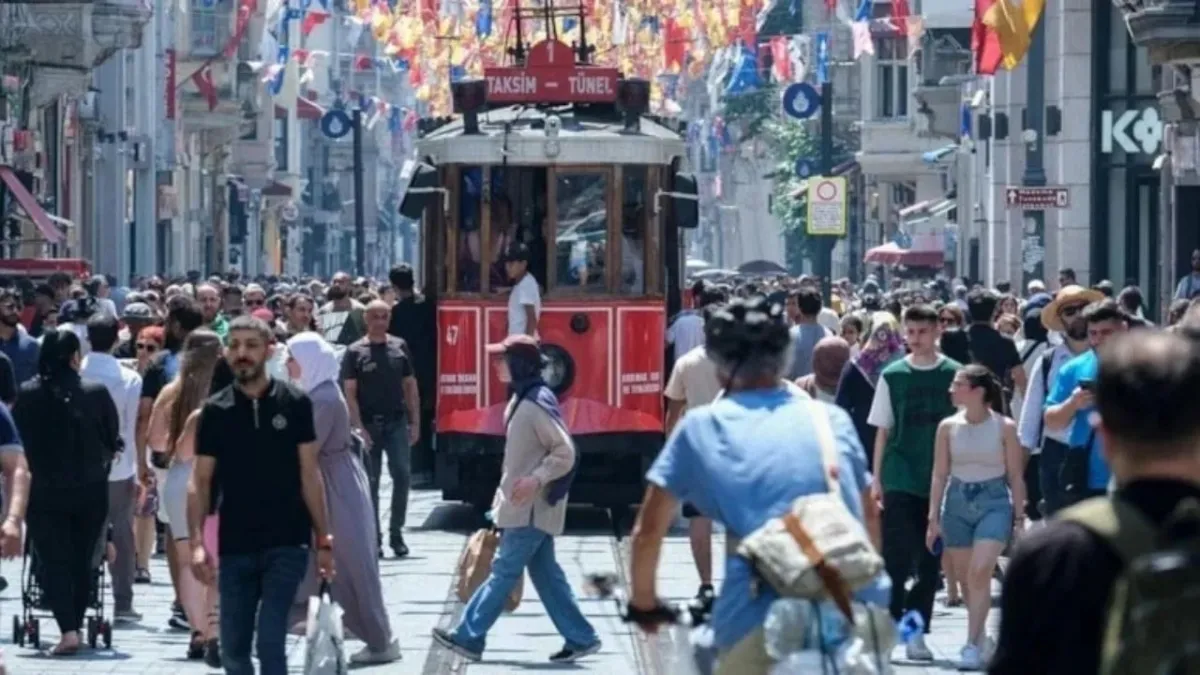 İstanbul’da Enrico Macias konseri öncesi gerginlik: Açık hava tiyatrosu çevresinde etkinlikler yasaklandı haberinin görseli