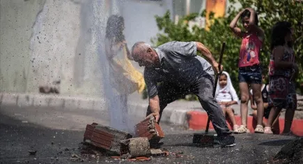 İzmir’de 15 günlük su kaçağı kabusu: Mahalleliler çaresiz, sular boşa akıyor!