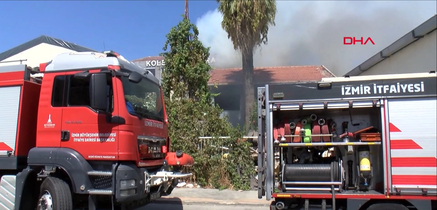 İzmir&#039;de 2 katlı metruk bina yandı başlıklı video haberin görseli