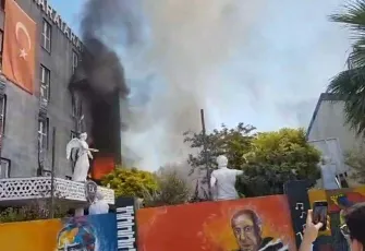 İzmir’de metruk binada yangın: 2 gözaltı