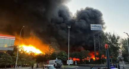 Kayseri OSB’de tekstil fabrikası alev alev! Yükselen duman şehri kapladı