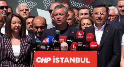 Özgür Özel: Bizim il başkanımız Özgür Çelik'tir öyle de kalacak