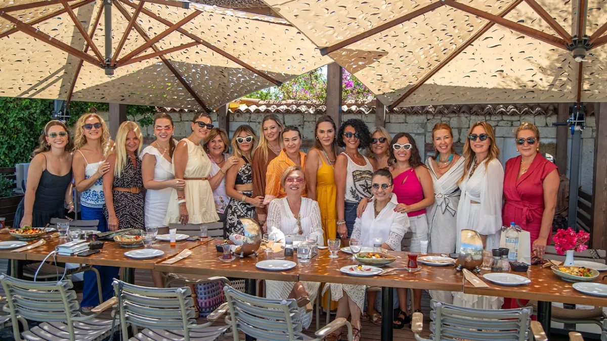 Port Alaçatı Otel’de coşkulu kutlama haberinin görseli