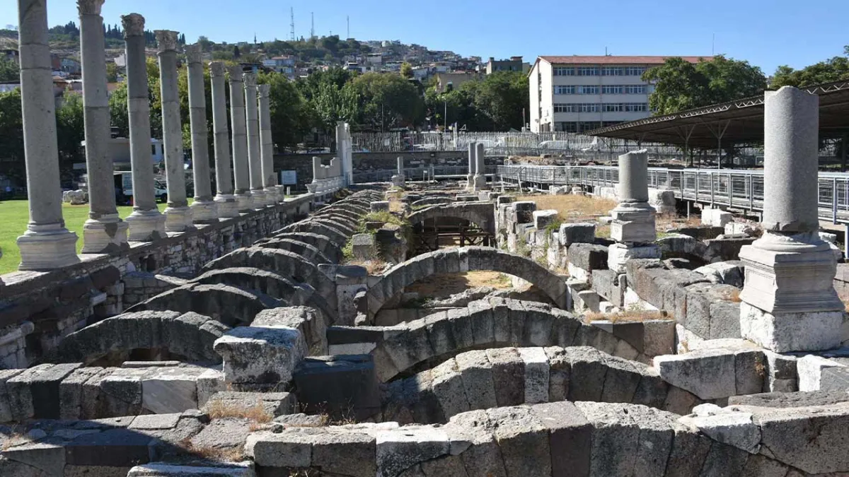 Smyrna Antik Kenti&#039;nde İzmir&#039;in tekstil kenti olduğuna işaret eden objeler bulundu haberinin görseli
