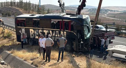 Yolcu otobüsü şarampole devrildi: Onlarca yaralı var!