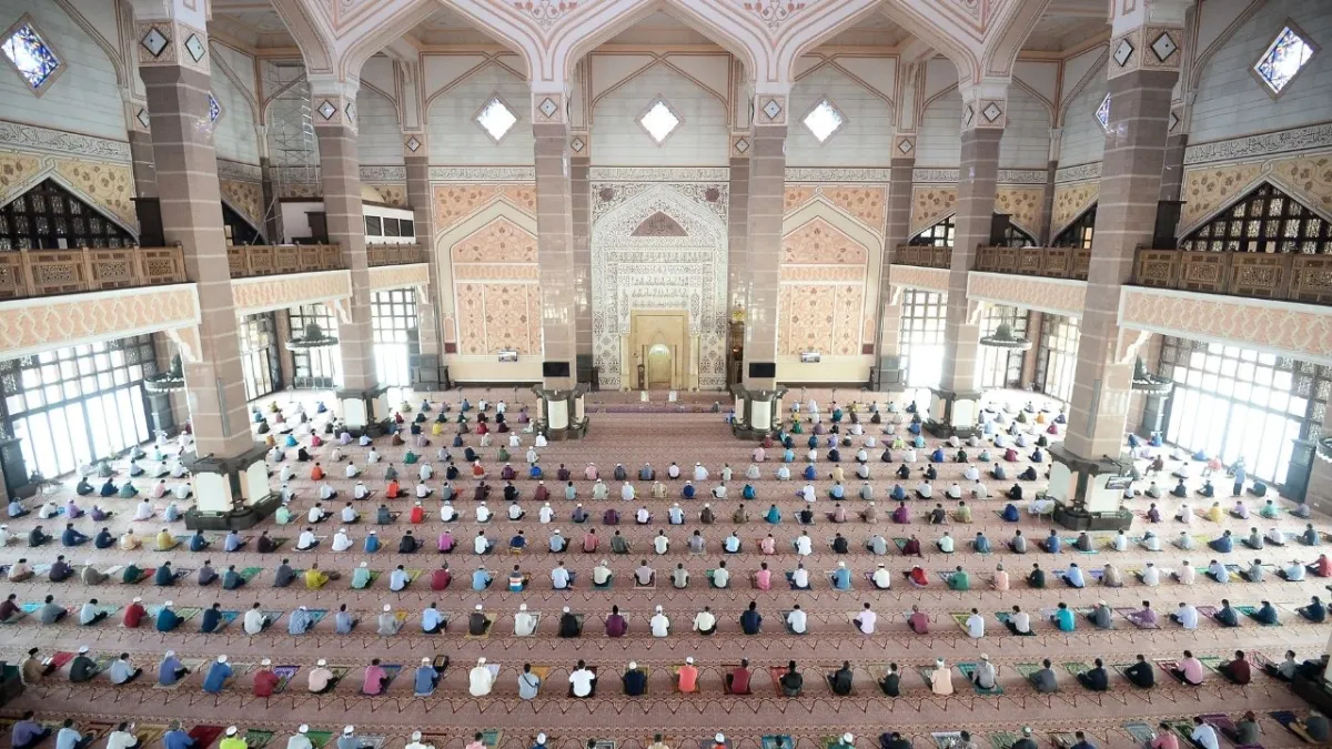 Cuma namazı nasıl kılınır? Cuma namazı kaç rekattır? Cuma namazında okunması gereken dualar nelerdir? haberinin görseli