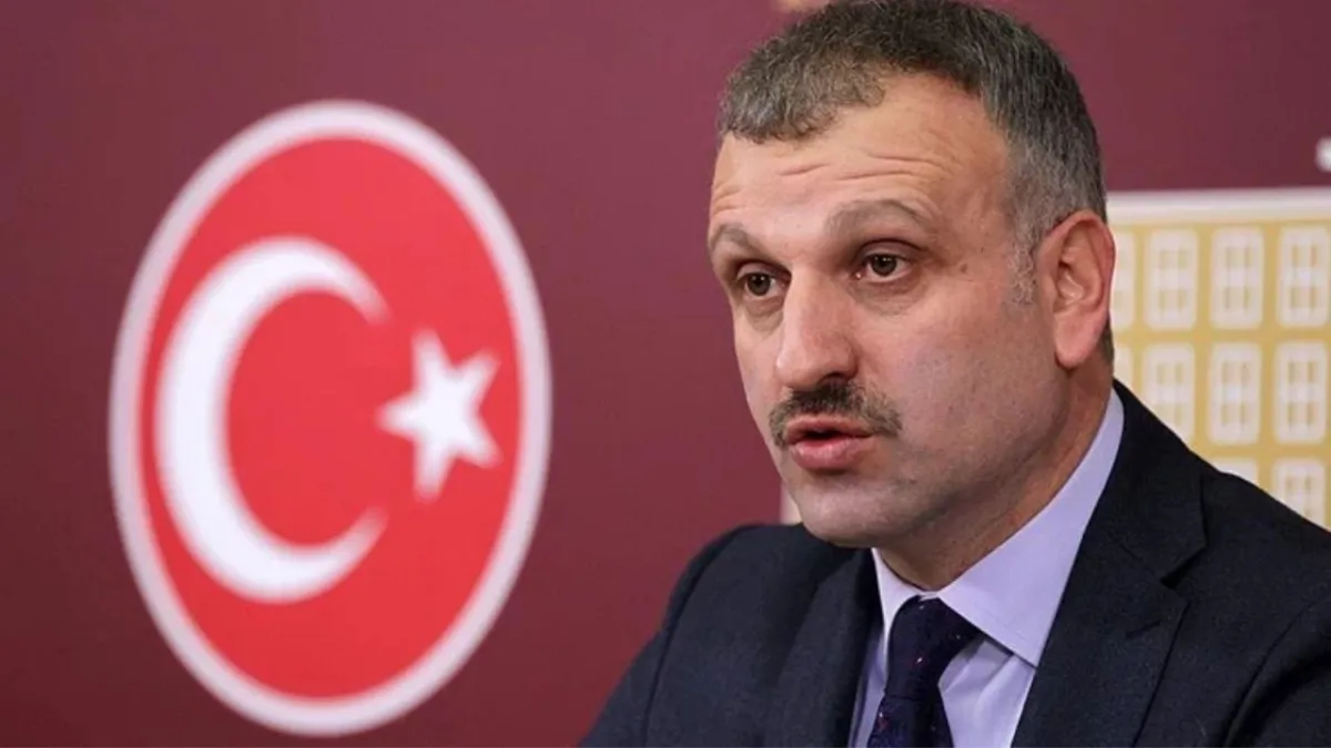 Cumhurbaşkanı Başdanışmanı’ndan Özgür Özel’e ağır suçlama: “Sözünüz kan oldu!” haberinin görseli