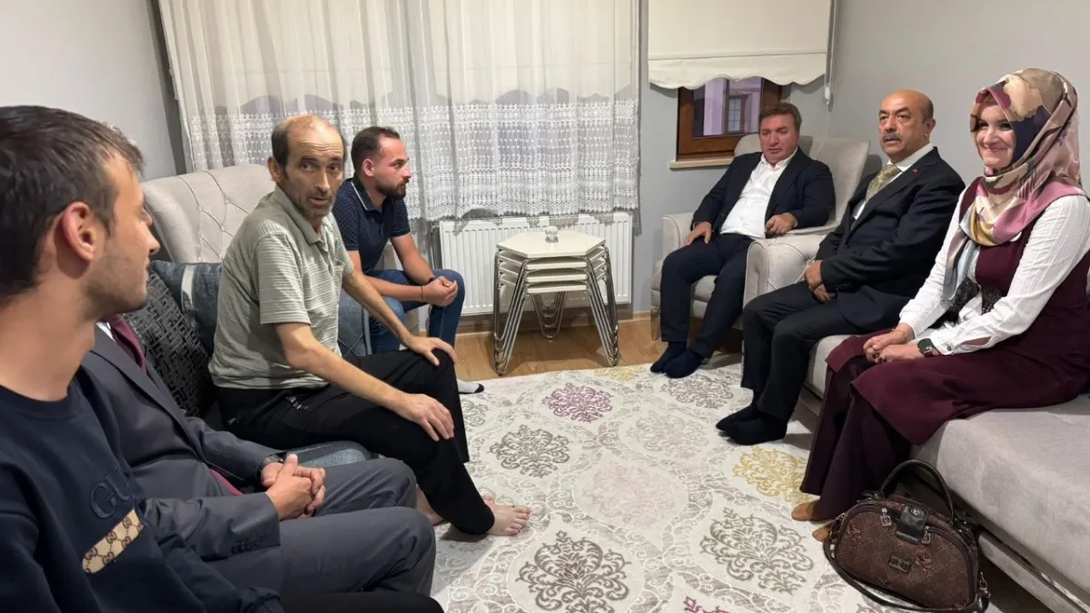 Erzincan’da öğretmenden yürek burkan feryat! Vali Aydoğdu gözyaşları içinde yardım etti haberinin görseli