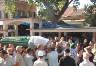 İzmir’de feci kaza: Genç pilot Berfu Hatipoğlu toprağa verildi
