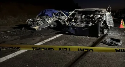 Karabük’te feci kaza: İki otomobil çarpıştı, araçlar alev aldı