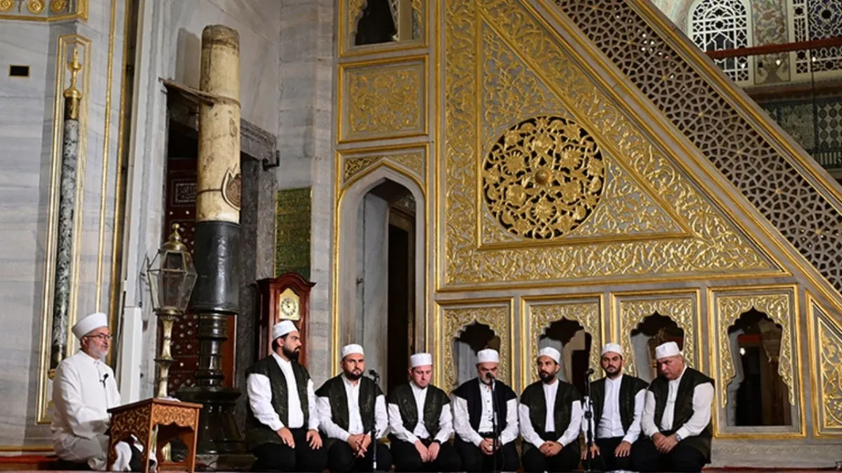 Türkiye’nin dört bir yanında Mevlid Kandili coşkusu: Camiler dolup taştı, dualar semaya yükseldi haberinin görseli