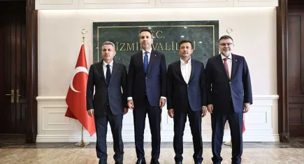 Bakan Bayraktar İzmir’de ziyaretlerde bulundu