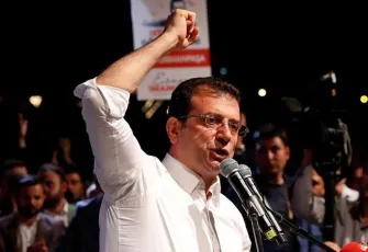 Cumhurbaşkanı adayı Ekrem İmamoğlu Silivri'den haykırdı: "Asla vazgeçmeyeceğiz"