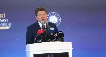 Hakkari’de adalet sarayı temeli atıldı: Bakan Tunç’tan ‘Bin yıllık kardeşliğe vurulan hançer’ mesajı
