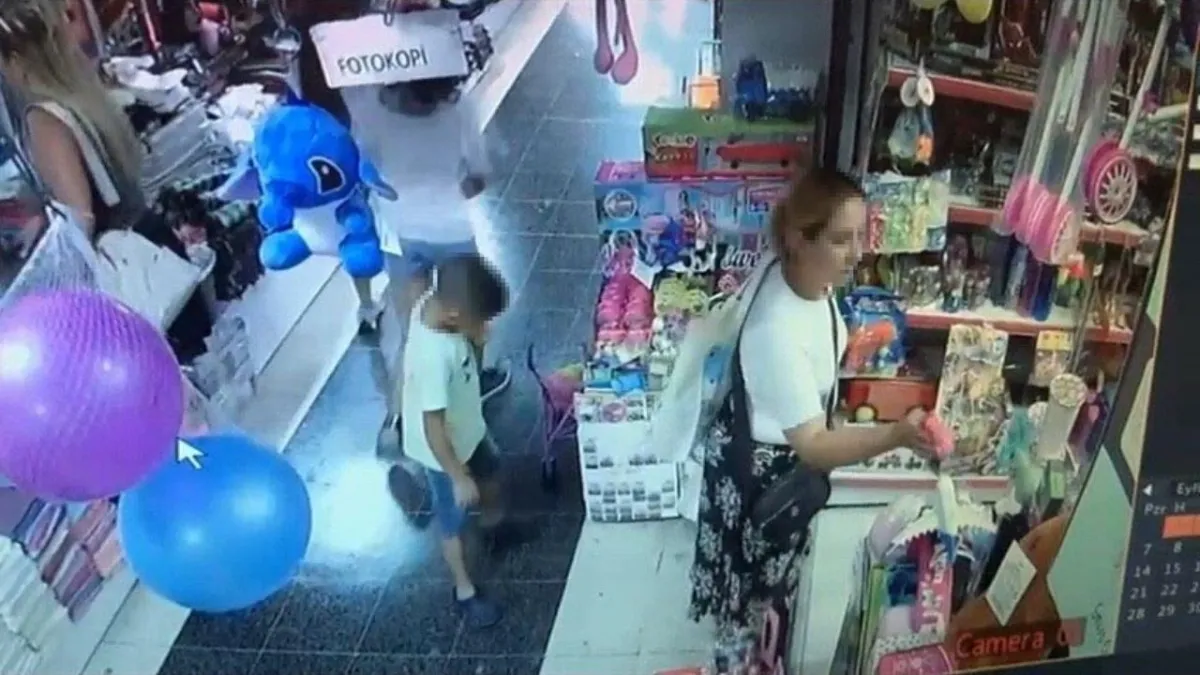 Hırsız kadın, 700 TL’lik oyuncağı çocuğuna verdi, sadece 10 tl harcadı haberinin görseli