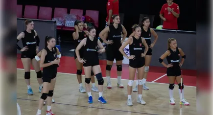 İzmir tek yürek: Filede 9 Eylül coşkusu