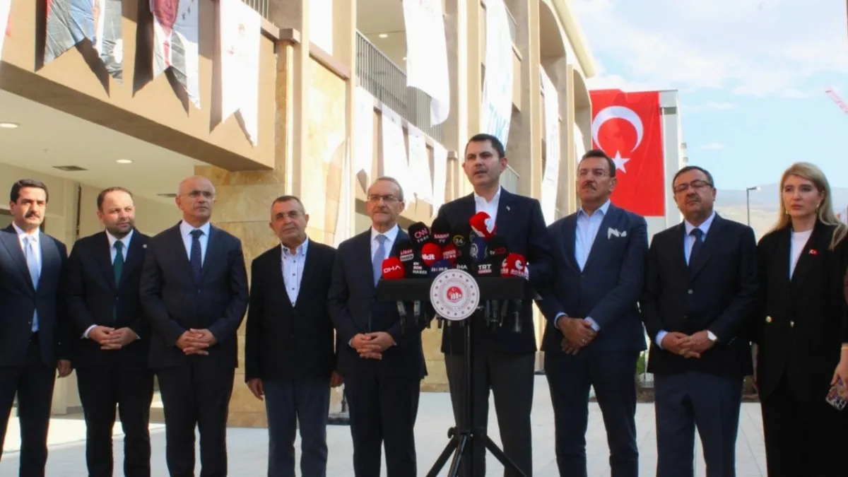 Türkiye, 2 yılda 300 bin deprem konutunu teslim ediyor: Saatte 23, günde 550 ev! haberinin görseli