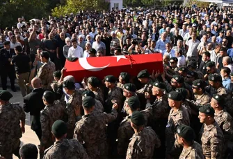 Babasından 7 yıl sonra aynı kentte şehit oldu: polis memuru Mustafa Karapınar, son yolculuğuna uğurlandı