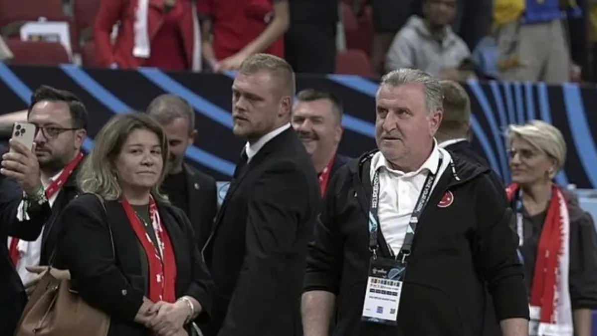 Bakan Osman Aşkın Bak’tan millilere övgü: “Türkiye dünya sporunda zirveye yürüyor” haberinin görseli