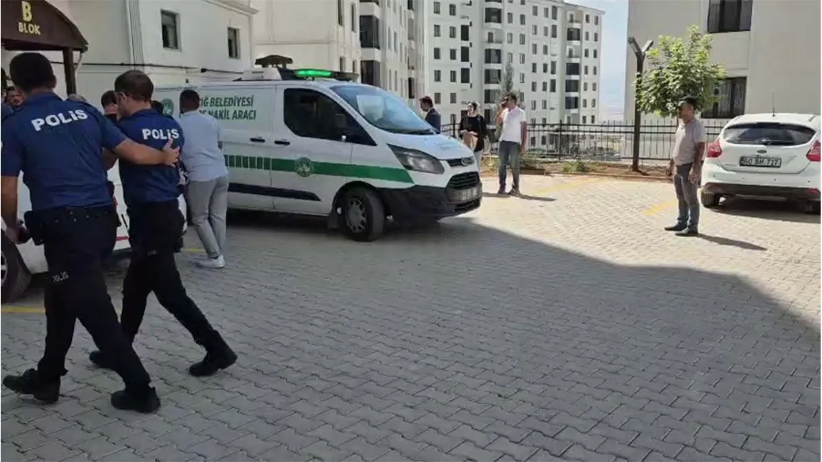 Evinde gördüğü adamı öldüren başkomiser serbest bırakıldı haberinin görseli