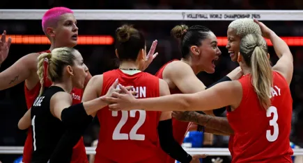 Filenin Sultanları Japonya’yı devirdi! A Milli Kadın Voleybol Takımımız finale çıktı!