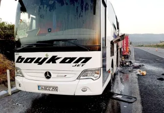 Gaziantep’te yolcu otobüsü motorundan alevler yükseldi: 35 kişi panik içinde tahliye edildi