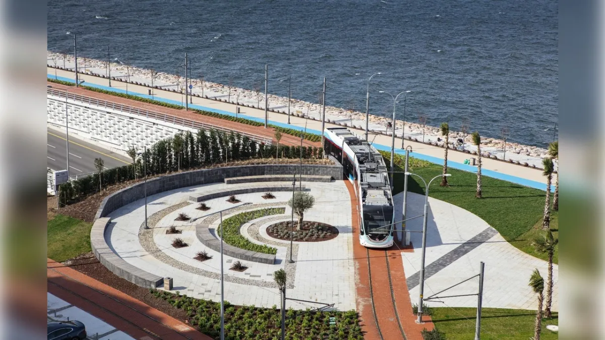 İzmir’in otobüs, metro ve tramvaylarında seferler artıyor haberinin görseli