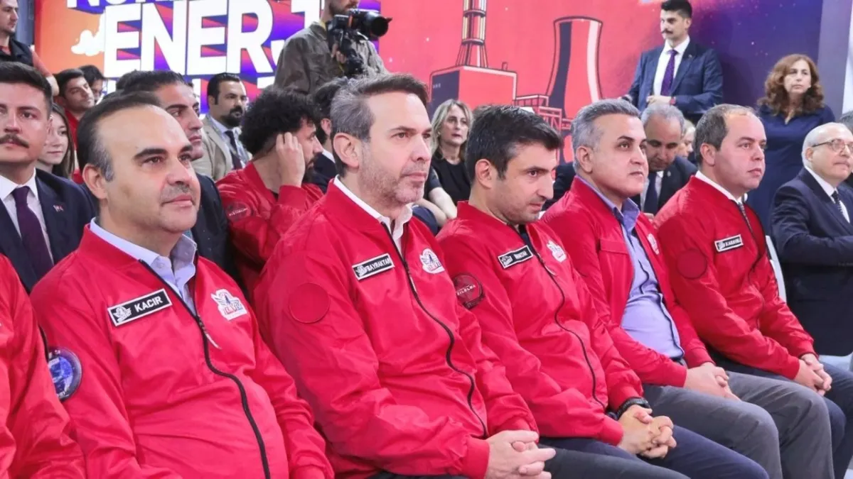 Türkiye enerjide dışa bağımlılığa dur demeye hazırlanıyor: Bayraktar’dan TEKNOFEST’te çarpıcı açıklamalar haberinin görseli