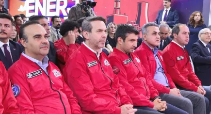Türkiye enerjide dışa bağımlılığa dur demeye hazırlanıyor: Bayraktar’dan TEKNOFEST’te çarpıcı açıklamalar