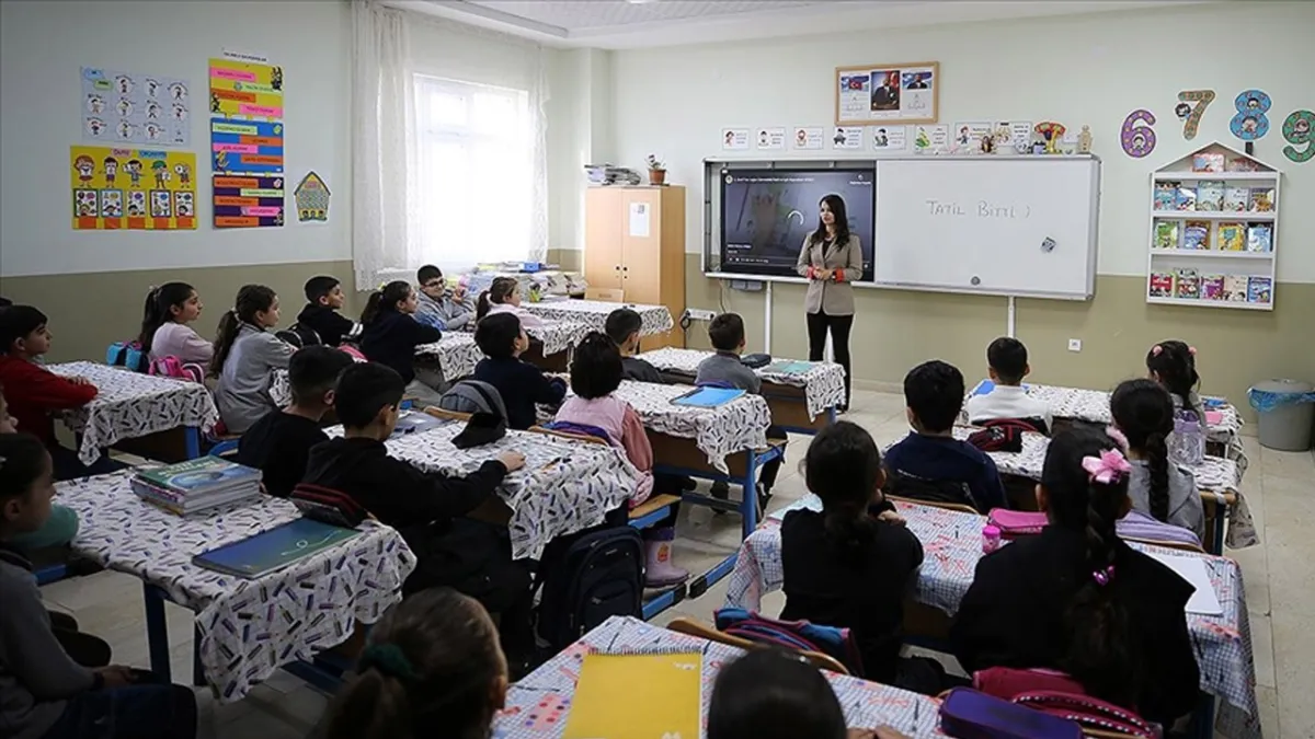 2025-2026 eğitim-öğretim yılı başlıyor: Yarın 18 milyon öğrenci dersbaşı yapacak haberinin görseli