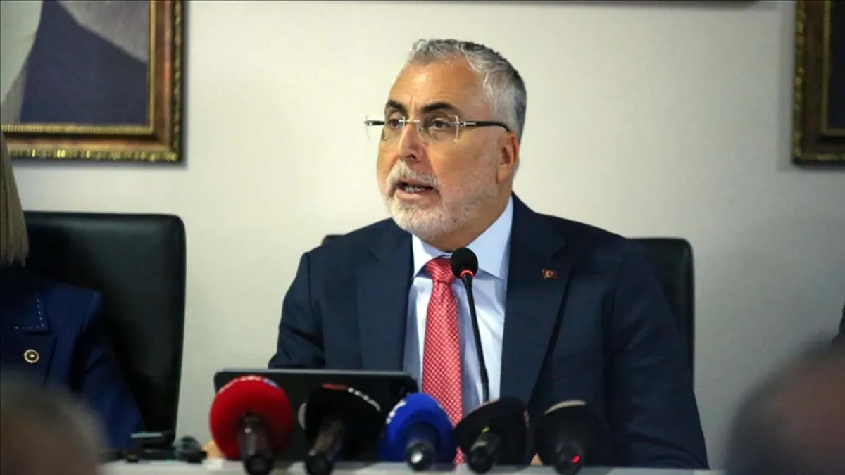 Bakan Işıkhan: Ekonomi ikinci çeyrekte yüzde 4,8 büyüdü haberinin görseli