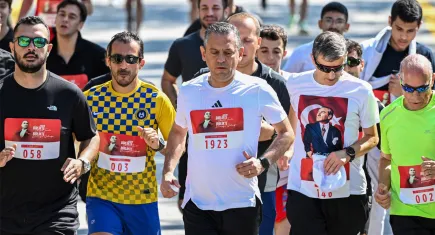 Genel Başkan Özgür Özel, CHP 102. Yıl Koşusu’na katıldı