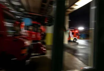 İzmir'de sanayi sitesinde yangın: 3 iş yeri kullanılamaz hale geldi