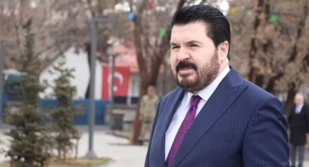 Ak Partili Sayan'dan partisine ağır eleştiri: " Yanlış yapıyoruz.."