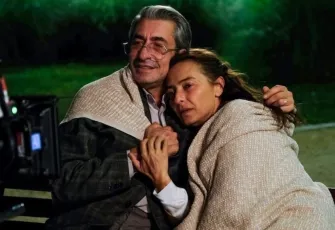 “Al Beni Baba” geliyor: Ayça Ayşin Turan ve Erkan Petekkaya’yı buluşturan yürek burkan hikâye