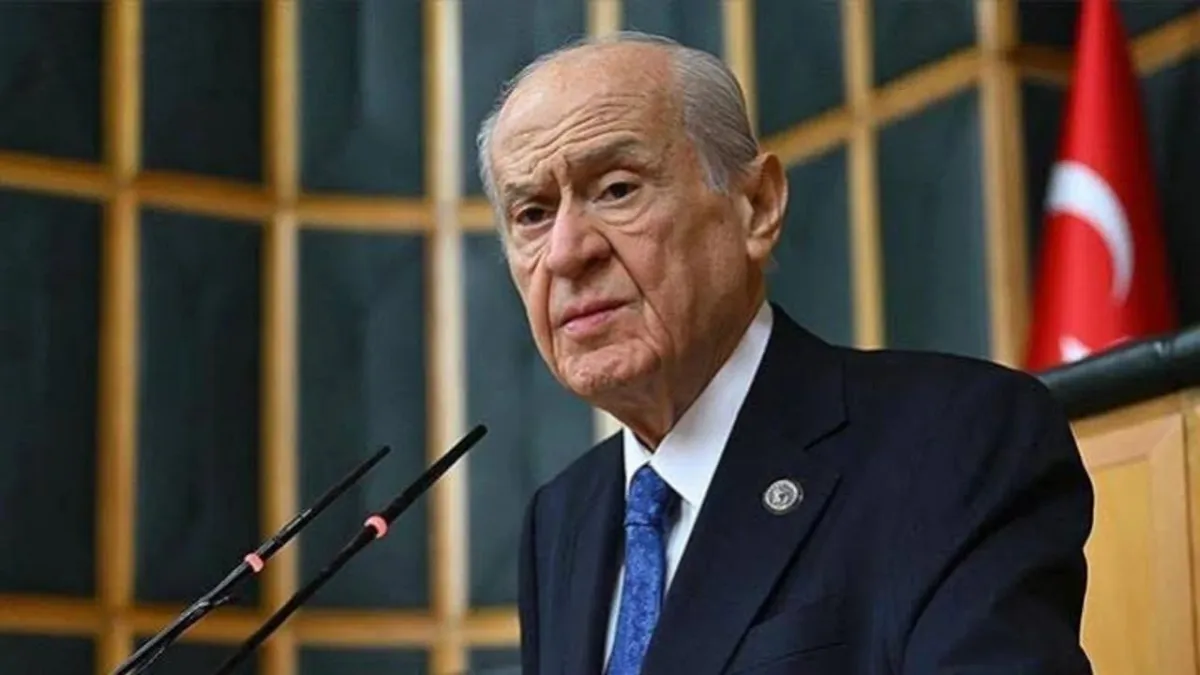 Bahçeli’den İzmir’deki polis saldırısına sert tepki: “16 yaşındaki katilin arkasında alçak oyunlar var” haberinin görseli