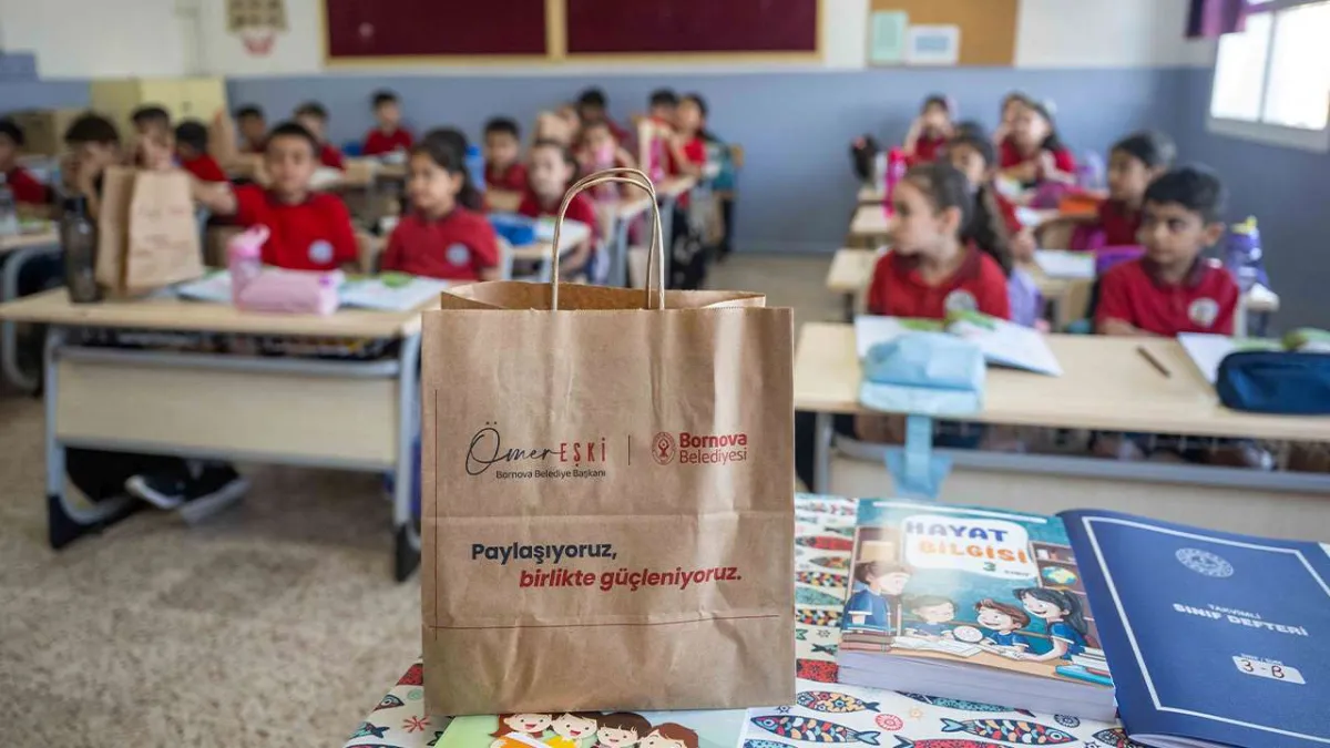 Bornova’da 3 bin öğrenciye ilk gün yemek desteği haberinin görseli