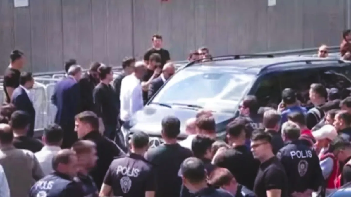 CHP İstanbul’da kayyum krizi! Gürsel Tekin resmen CHP İstanbul İl Başkanlığına geldi! haberinin görseli