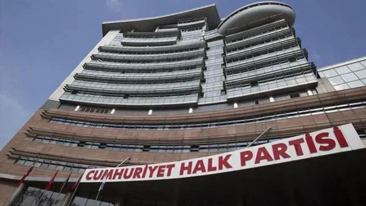 CHP İstanbul’da kriz derinleşiyor: Kayyım atandı, olağanüstü kurultay tarihi belli oldu haberinin görseli