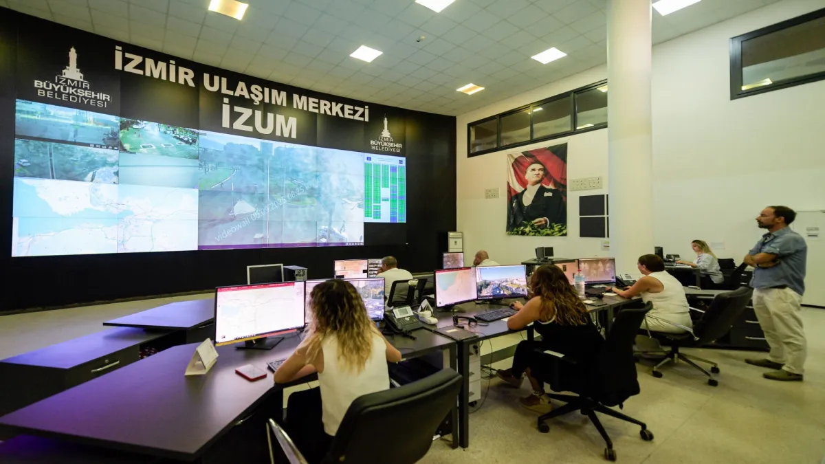 Eğitim yılının ilk gününde İzmir trafiği ‘İZUM’un radarında haberinin görseli