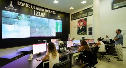 Eğitim yılının ilk gününde İzmir trafiği ‘İZUM’un radarında