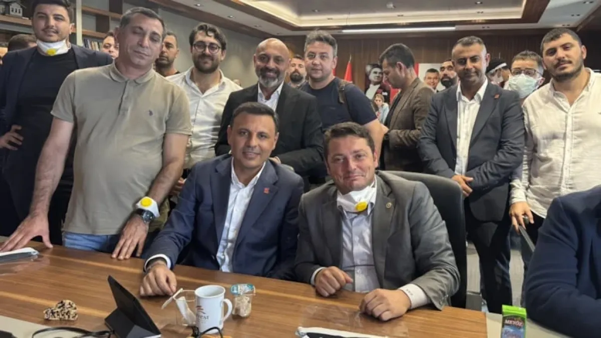 Gürsel Tekin&#039;in girmek istediği odadan Özgür Çelik fotoğraf yolladı! haberinin görseli