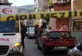 İzmir'de karakola silahlı saldırı: Şehitler var!