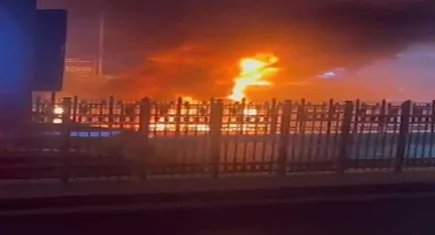 Seyir halindeki tur otobüsünde yangın çıktı