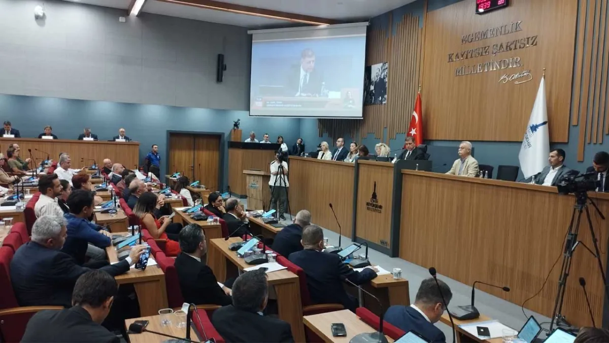TMMOB&#039;un tepki gösterdiği maddeye oy çokluğu: İzBB meclisinde eylül mesaisi! haberinin görseli