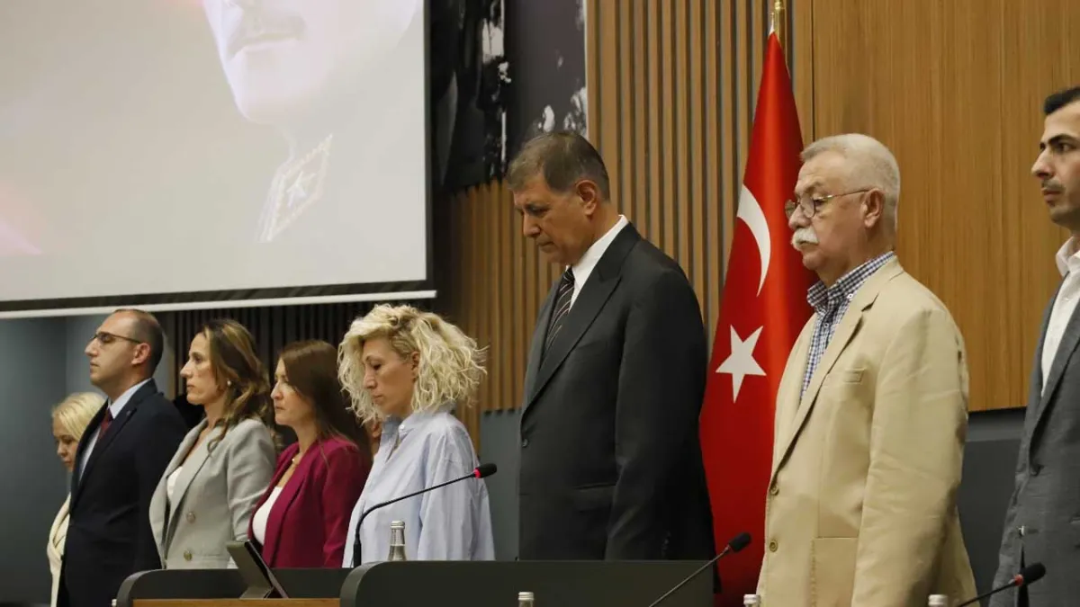 Tugay’dan Harmandalı açıklaması: Kimsenin uzun süreli çöp depolama niyeti yok! haberinin görseli