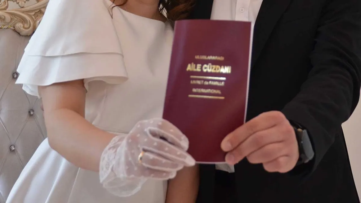 Yeni evlenecek gençlere müjde:  Verilen destek miktarı artırıldı haberinin görseli