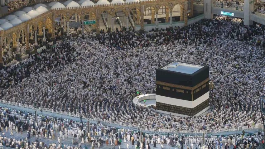 2025-2026 umre fiyatları açıklandı! Umreye gitmenin maliyeti ne kadar? Diyanet umre fiyatları haberinin görseli